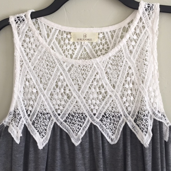 Long Sleveless dress with crocheted top - Picture 2 of 2